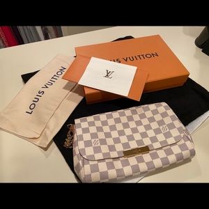 Louis Vuitton MM in Damier Azur Authentic